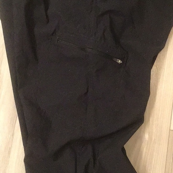 Eddie Bauer Active Crop - size 14 - Picture 4 of 7